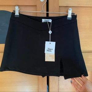 NWT skort